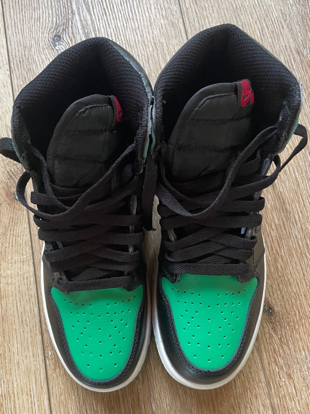 Nike Air Jordan Retro High OG Pine Green Size 6.5W